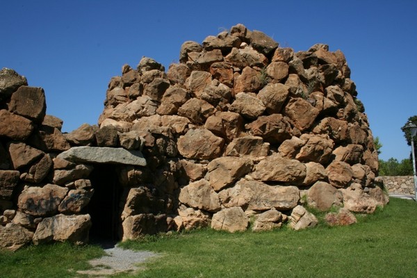 Jaskyňa Nuraghe v Sardínii