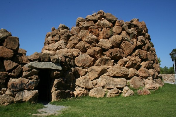 Jaskyňa Nuraghe v Sardínii