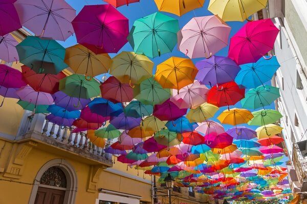 visiace farebné dáždniky/colorful hanging umbrellas